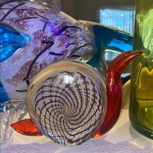 Snail decoration glass